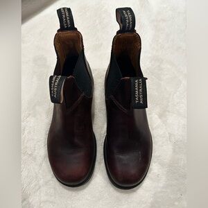 Women’s Blundstones